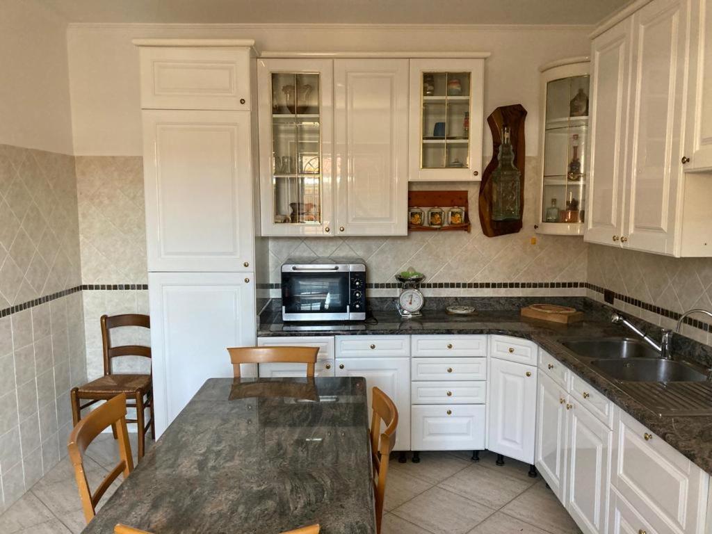 Villa Ines Ардеа Екстериор снимка
